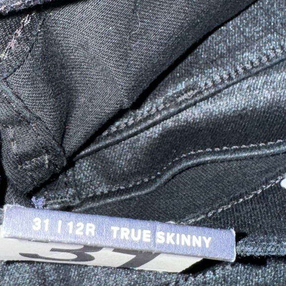 NWT! GAP Mid Rise Shiny Black True Skinny Jeans - Size 12/31R 🩵 - Picture 8 of 8